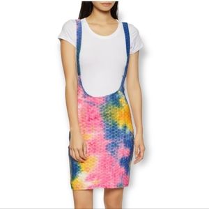 💞💙NWT Tie dye set with crop top and skirt with suspenders!
